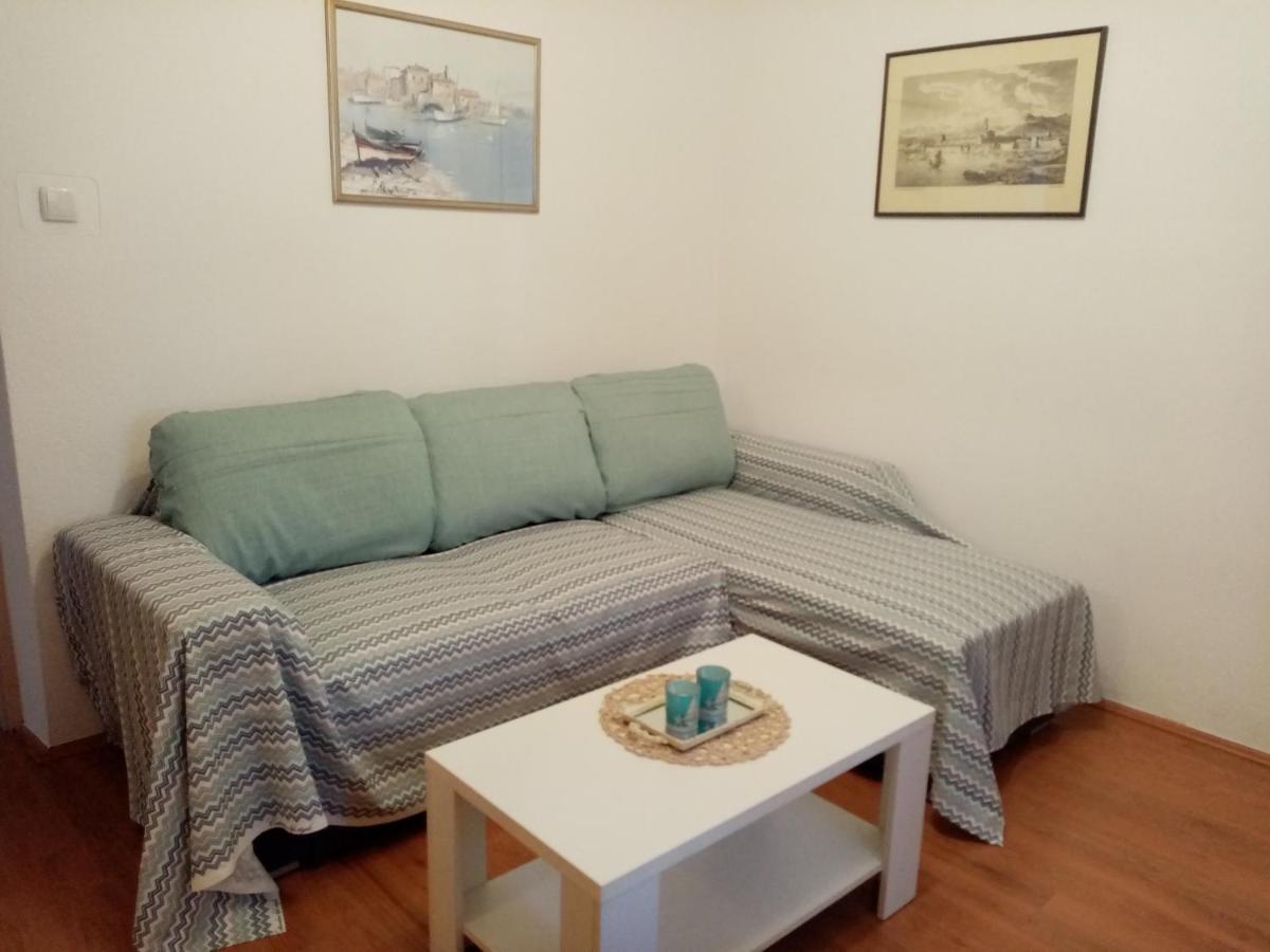 Tihana-Ground Floor With Large Terrace Makarska Exterior photo