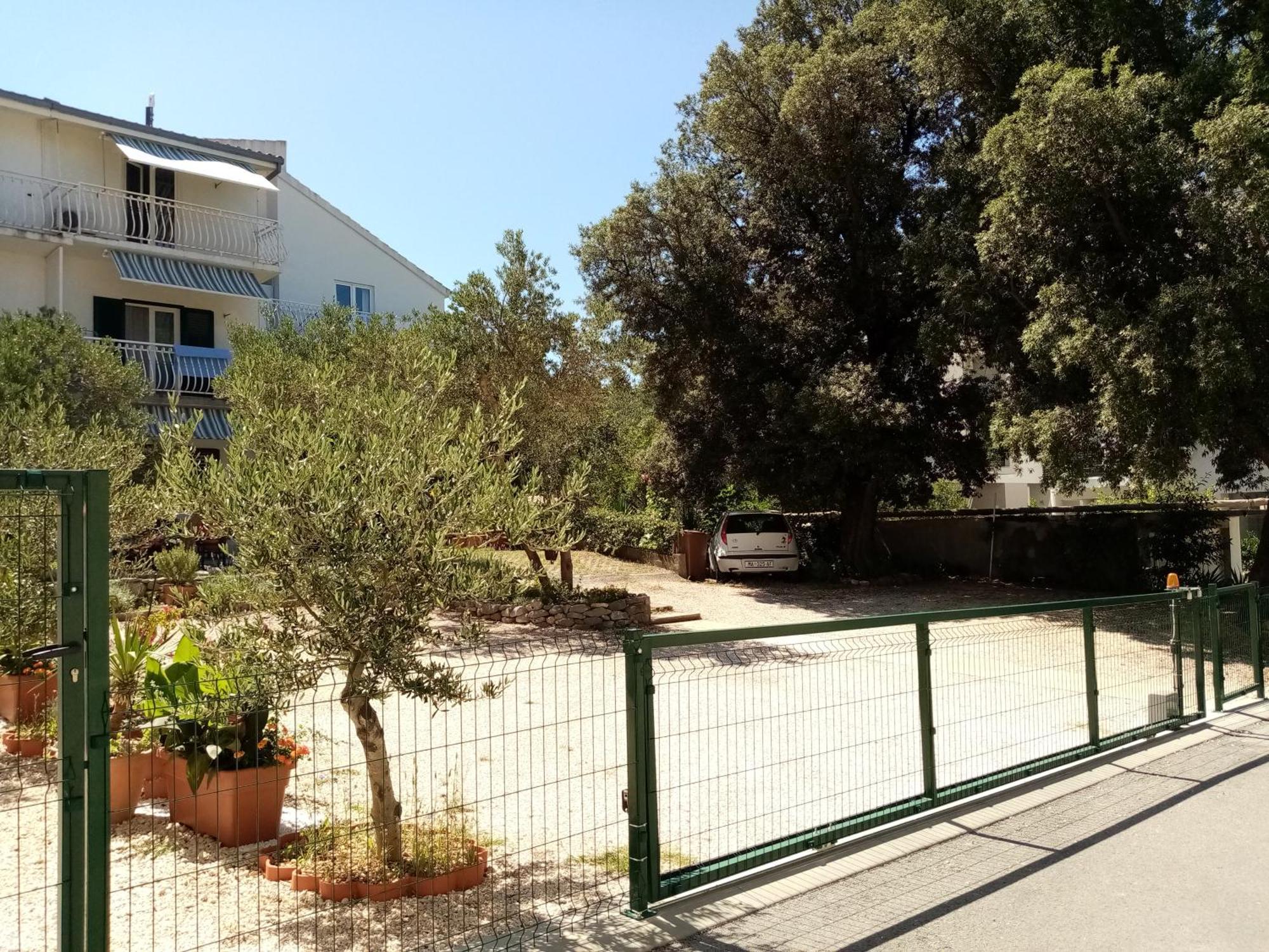 Tihana-Ground Floor With Large Terrace Makarska Exterior photo