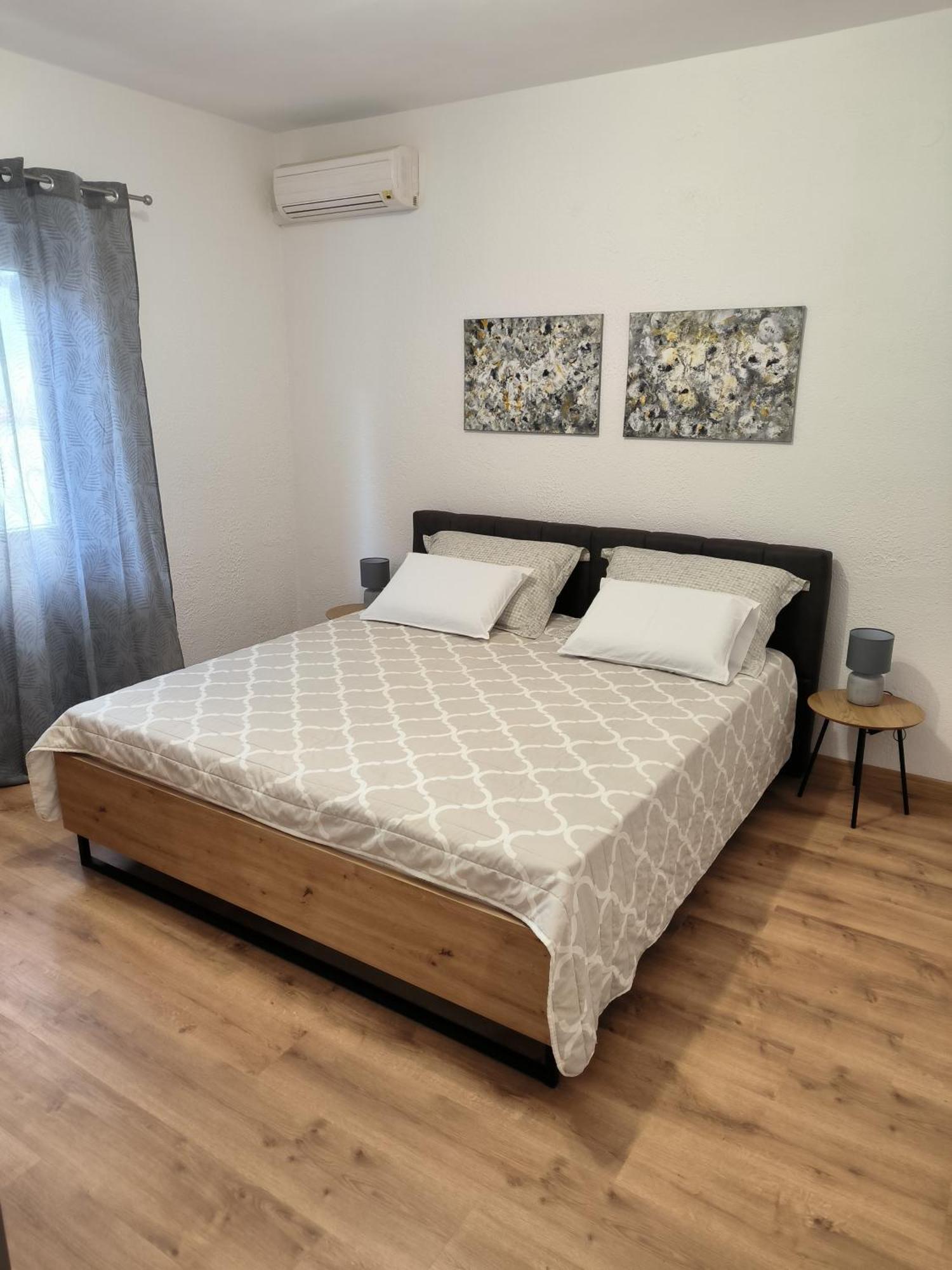 Tihana-Ground Floor With Large Terrace Makarska Exterior photo